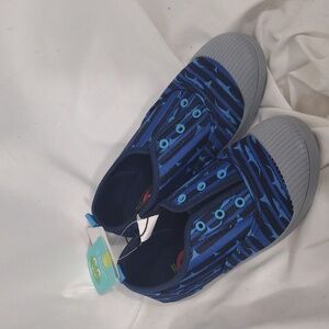 NWT Western Chief Jetty Shark Slip On Boys Shoes Size 2